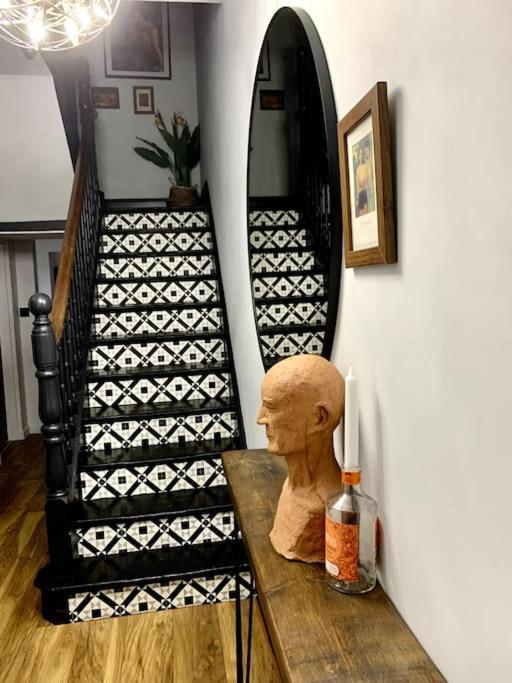 Chic Townhouse Near Tunnels Beaches אילפרקומב מראה חיצוני תמונה