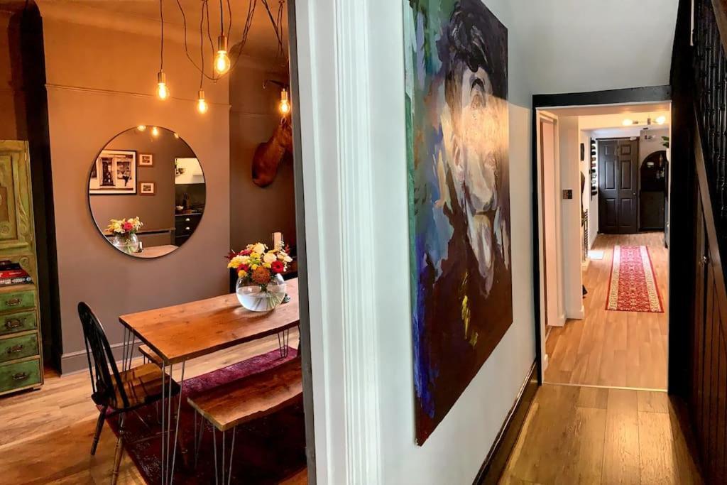 Chic Townhouse Near Tunnels Beaches אילפרקומב מראה חיצוני תמונה