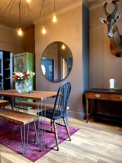 Chic Townhouse Near Tunnels Beaches אילפרקומב מראה חיצוני תמונה
