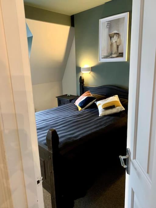 Chic Townhouse Near Tunnels Beaches אילפרקומב מראה חיצוני תמונה