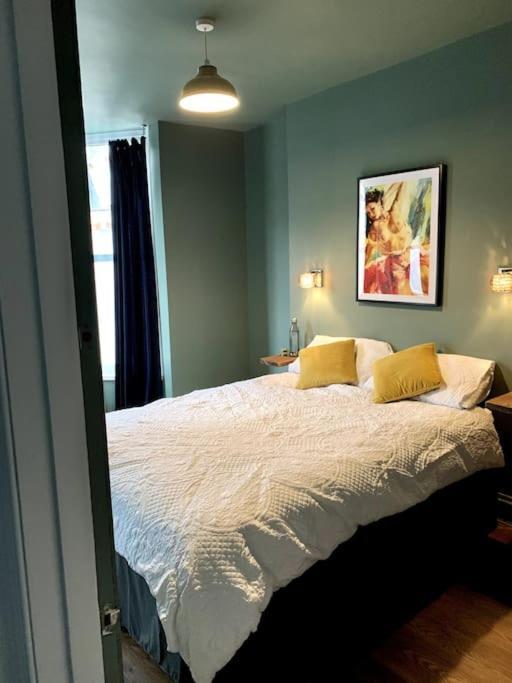 Chic Townhouse Near Tunnels Beaches אילפרקומב מראה חיצוני תמונה